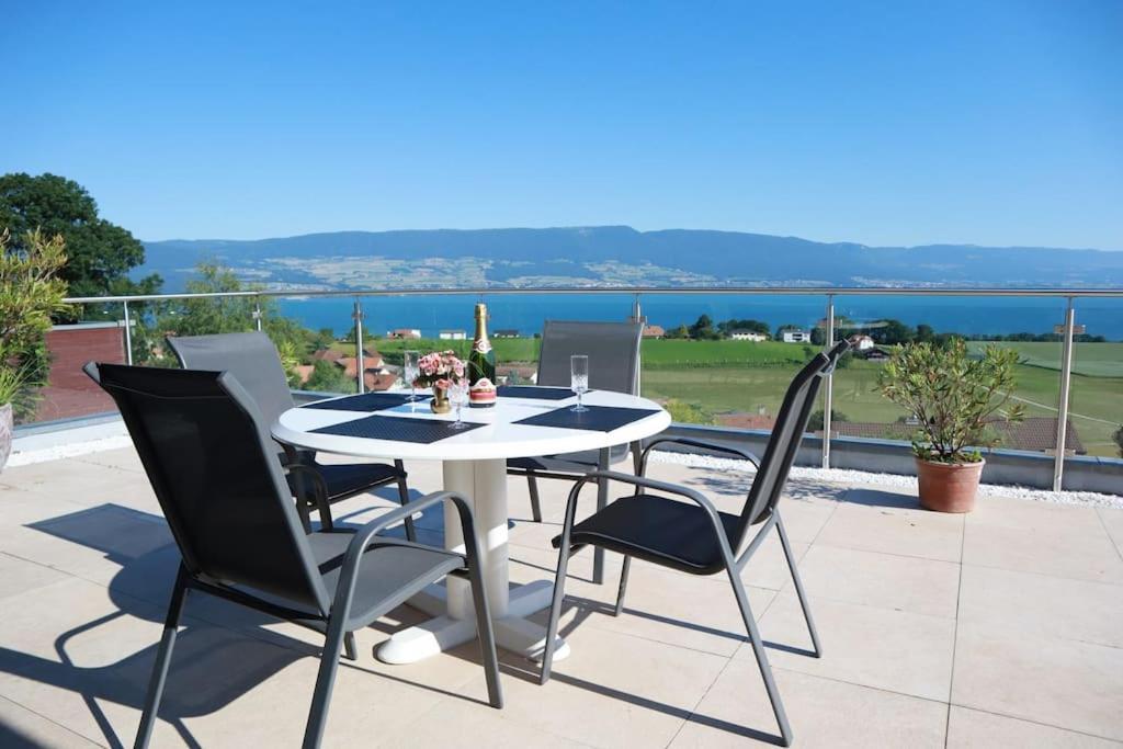Chalet With Stunning Lake And Mountain Views Avec Une Vue A Couper Le Souffle, Une Spacieuse Terrasse Et Jardin Chatillon  Exterior foto